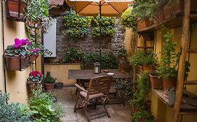 Residenza Fra Le Torri - Charme&Art Gallery Home